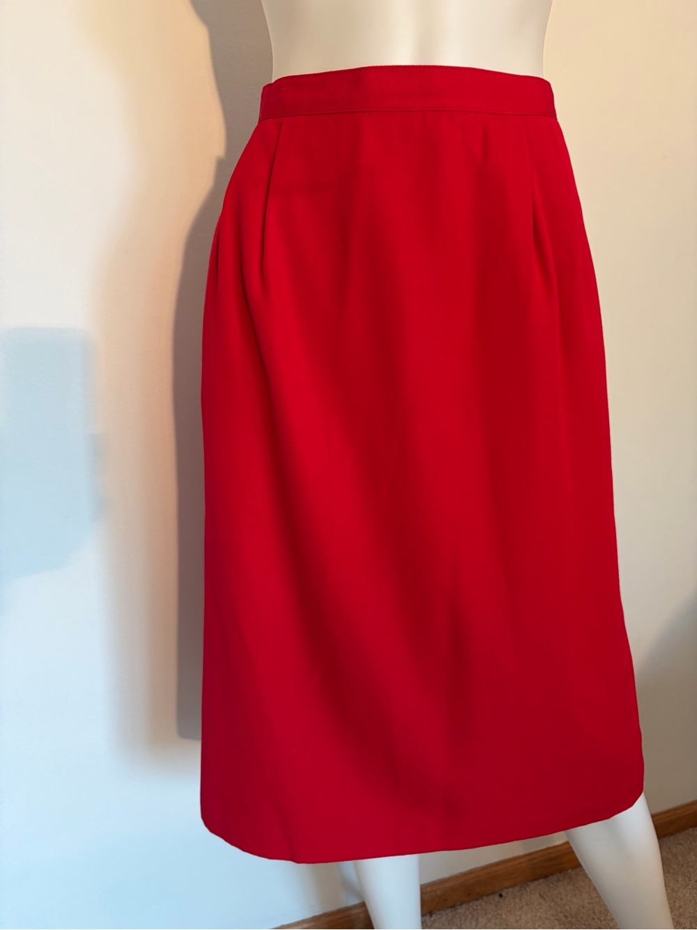 #874 Women’s Red Midi Skirt with Clean Waistband and in excellent condition.